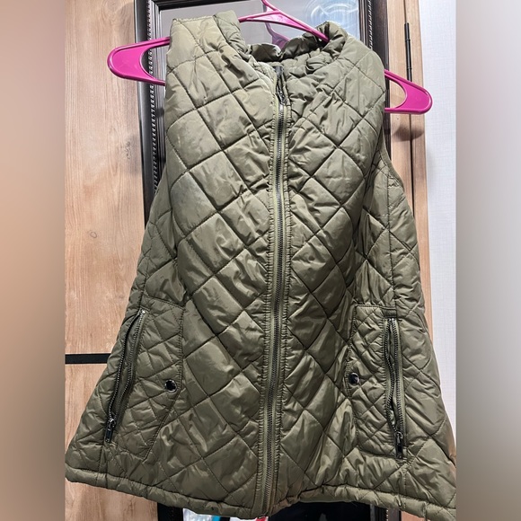 Quilted vest - Picture 3 of 4